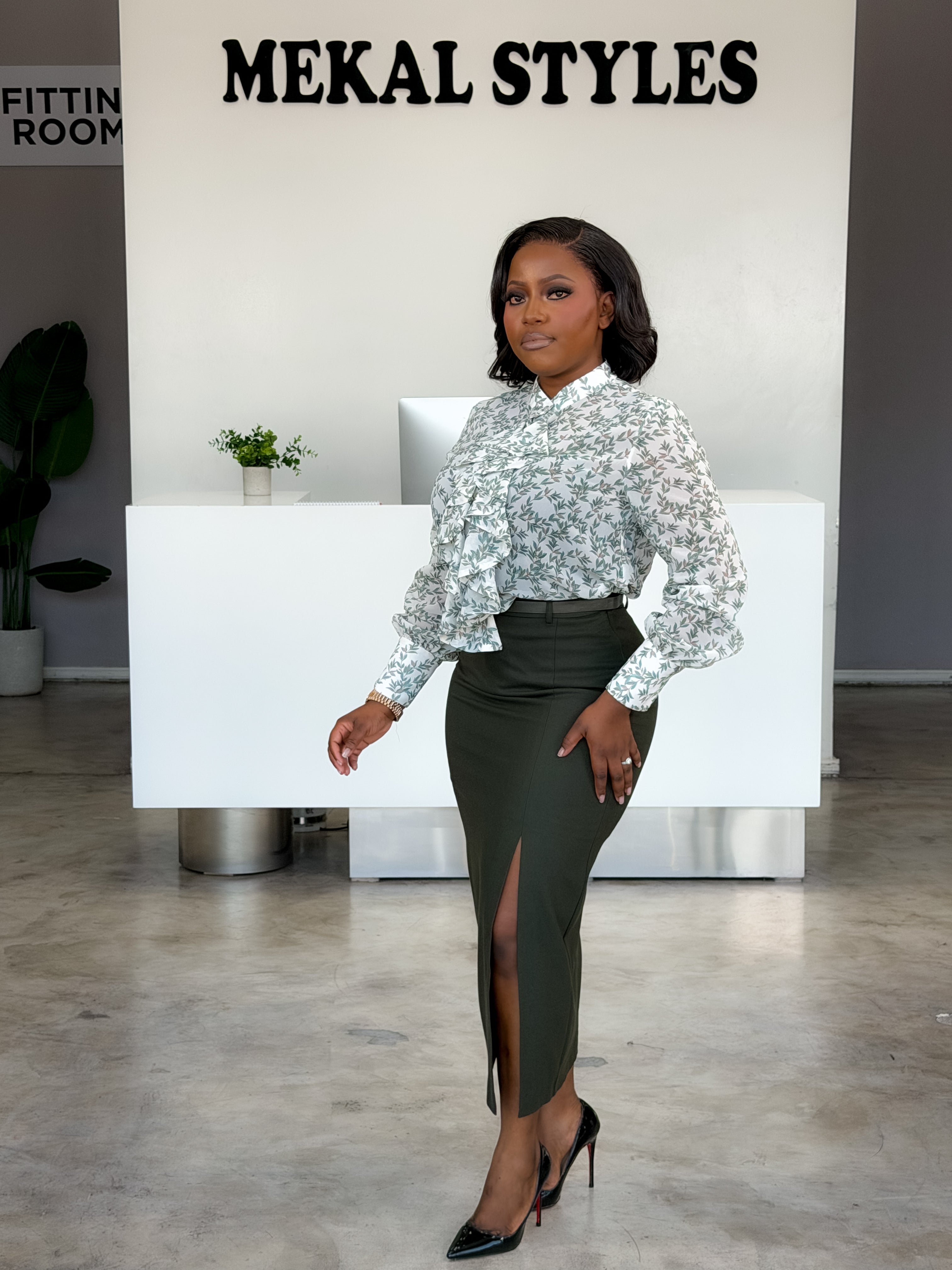 Green Side Slit. Belted Skirt