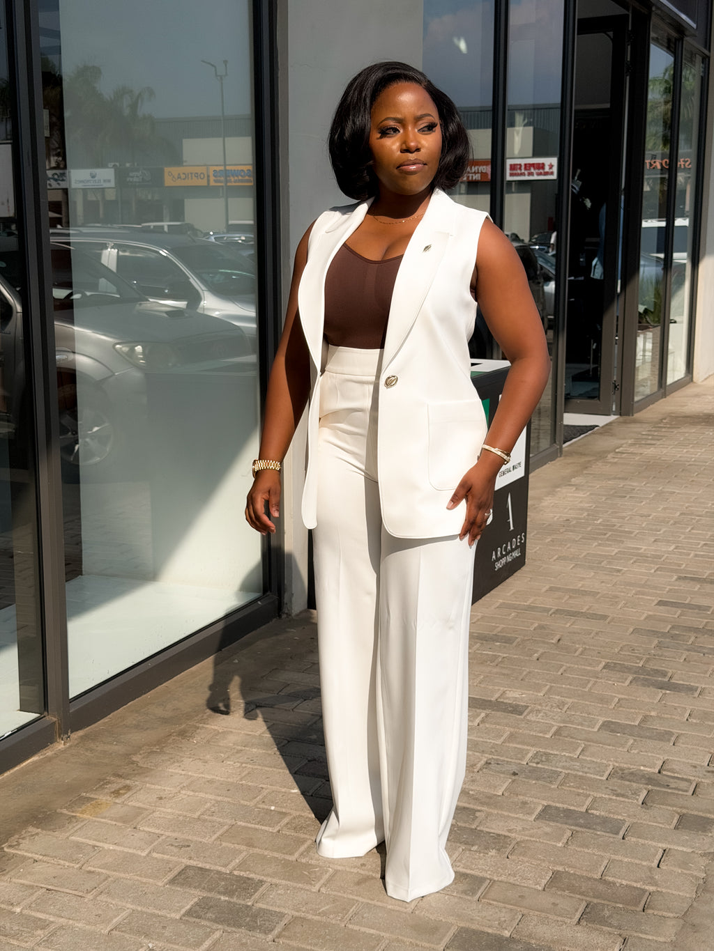 Cream Sleeveless Pant Suit