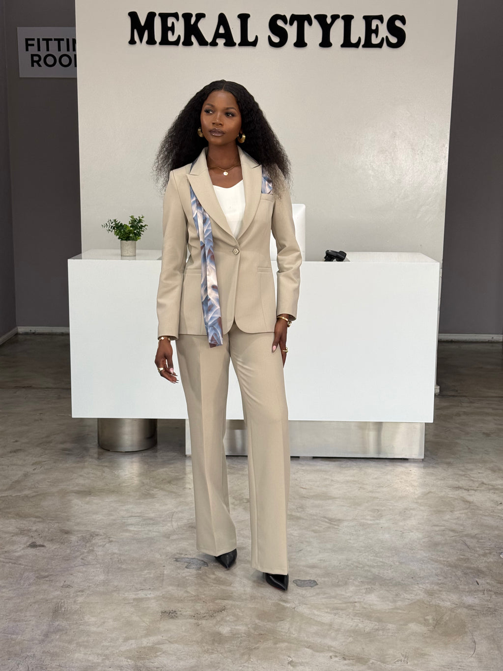Sand Detailed Straight Pant Suit