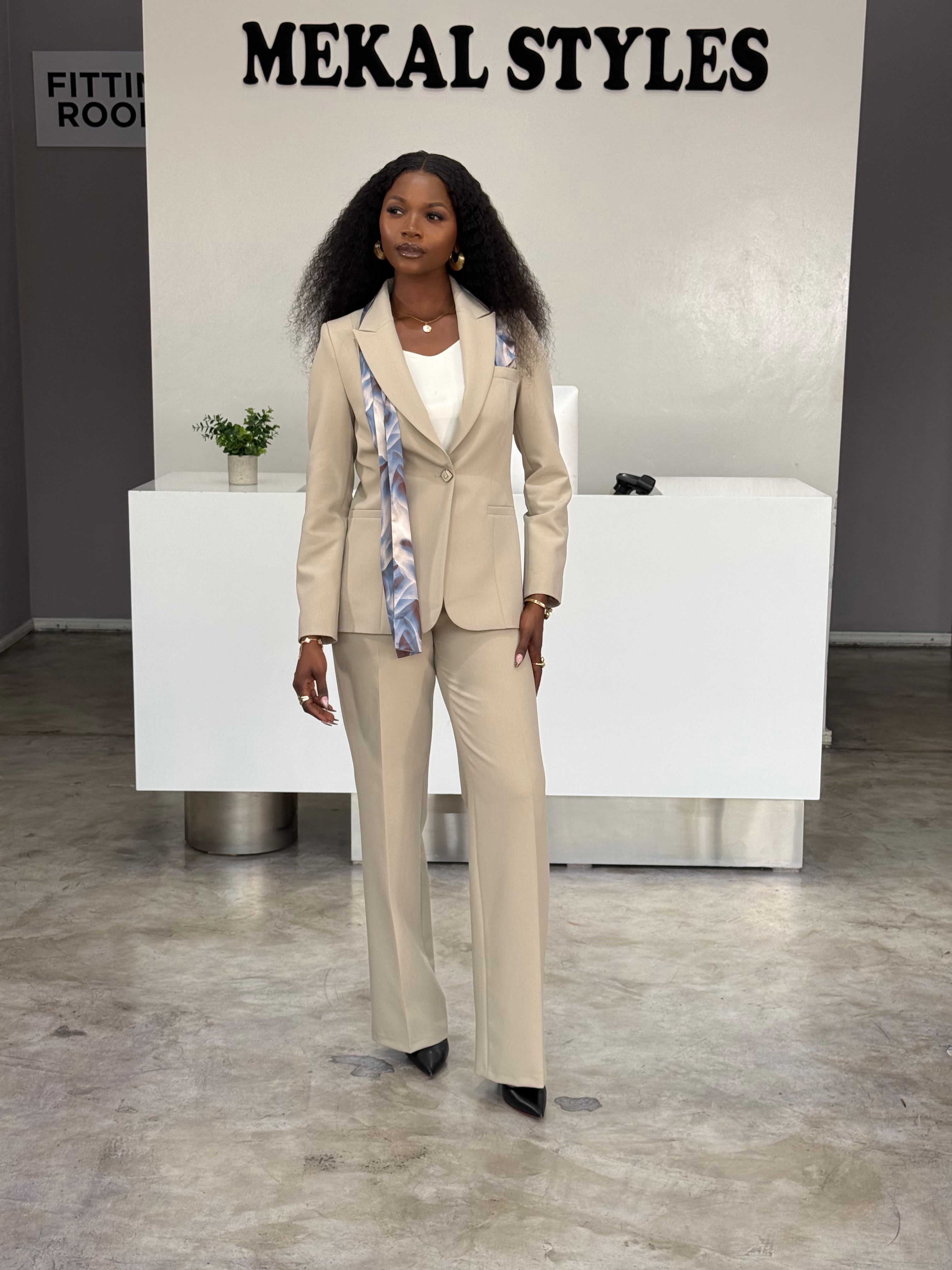 Sand Detailed Straight Pant Suit