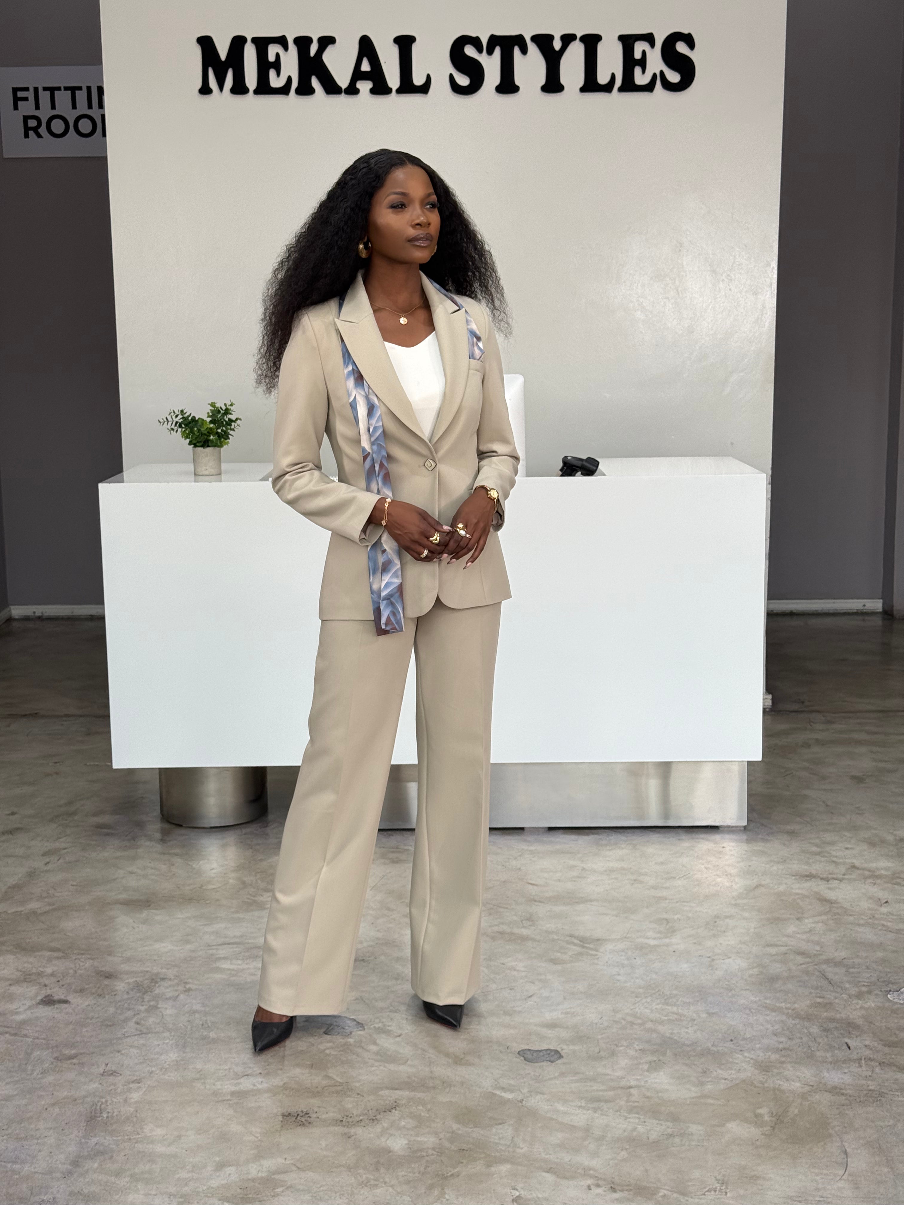 Sand Detailed Straight Pant Suit